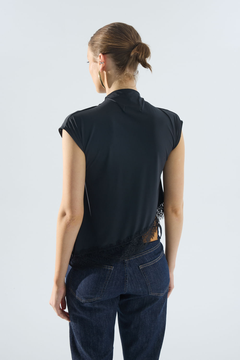 Remera encaje diagonal flora de Portsaidsaa — imagen 5