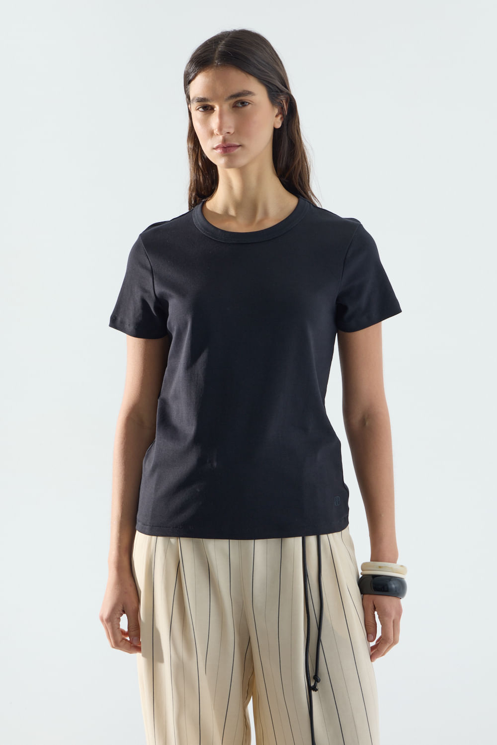 Remera escote redondo basic Portsaidsaa — imagen 2