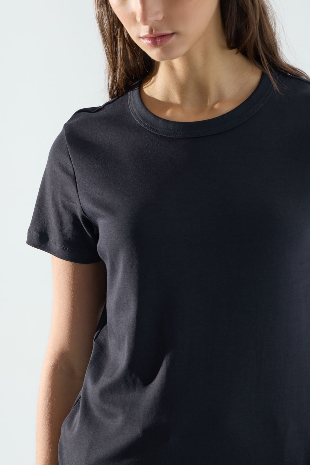 Remera escote redondo basic Portsaidsaa — imagen 3