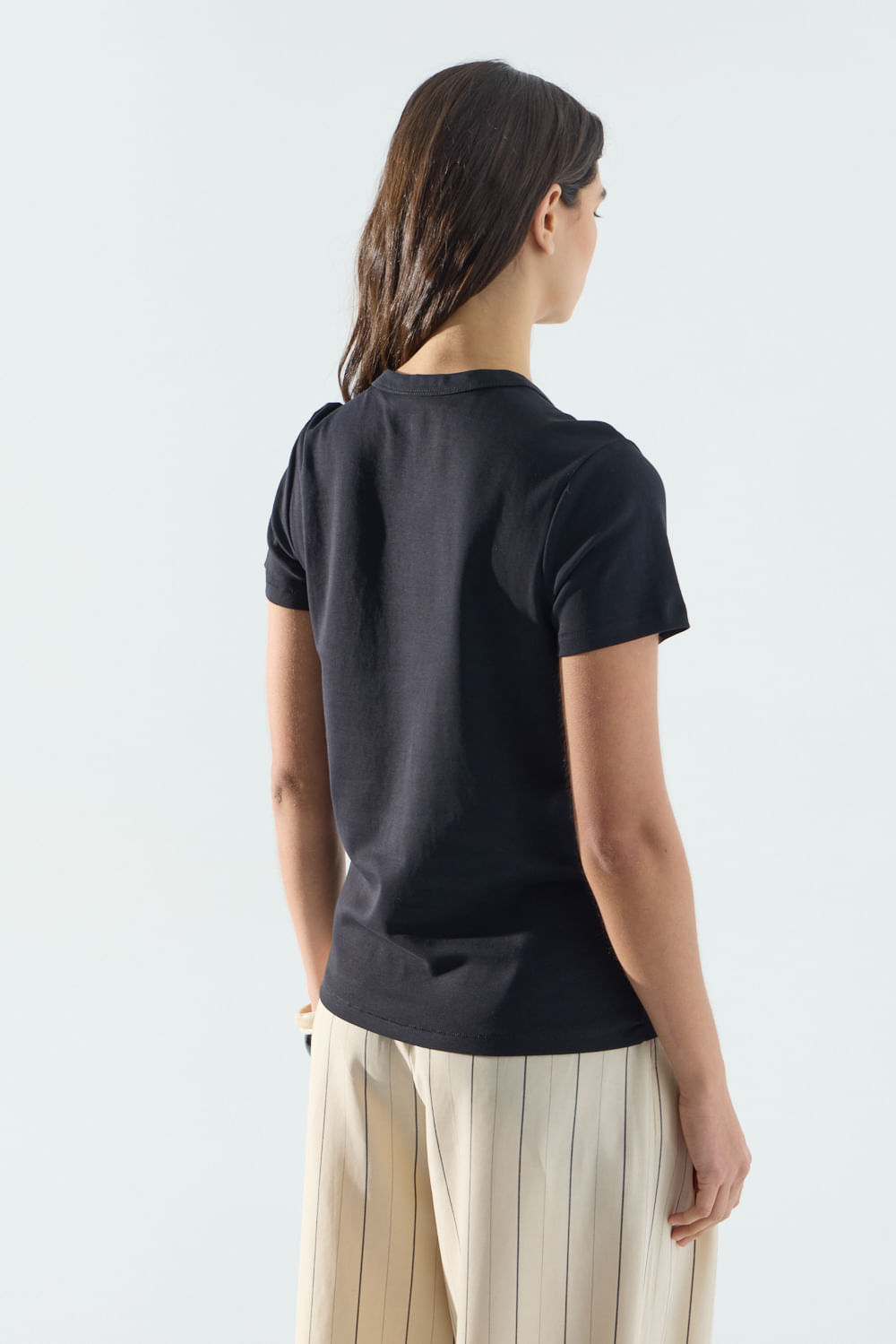Remera escote redondo basic Portsaidsaa — imagen 4
